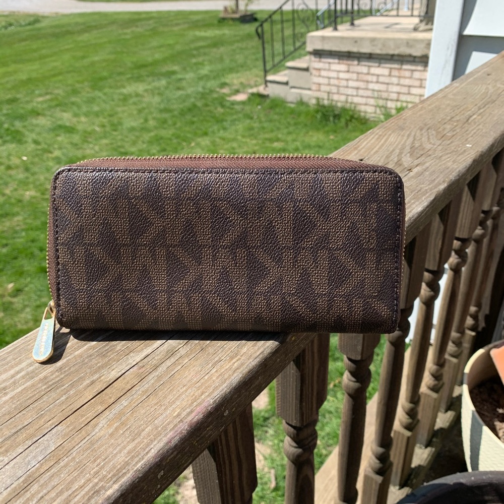 Brown Wallet - Picture 2 of 4